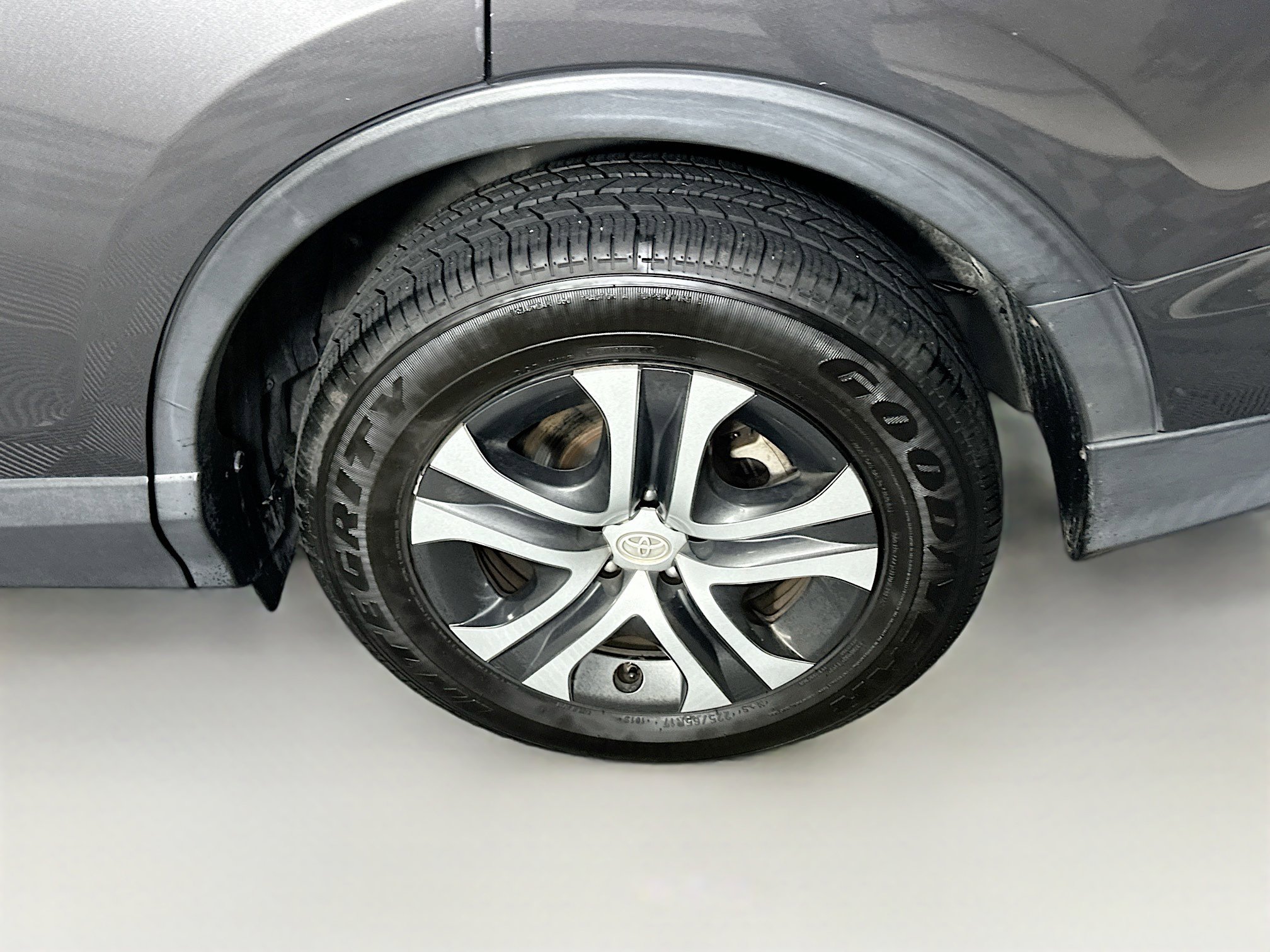 Used 2018 Toyota RAV4 LE image 11