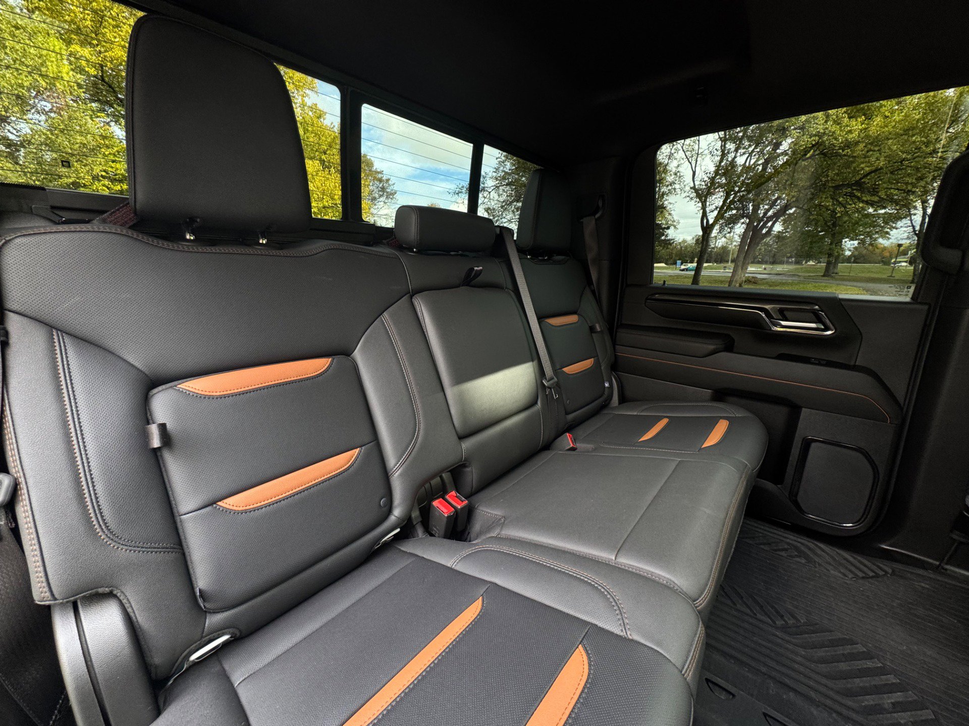 Used 2024 GMC Sierra 2500 AT4 w/ AT4 Preferred Package image 38