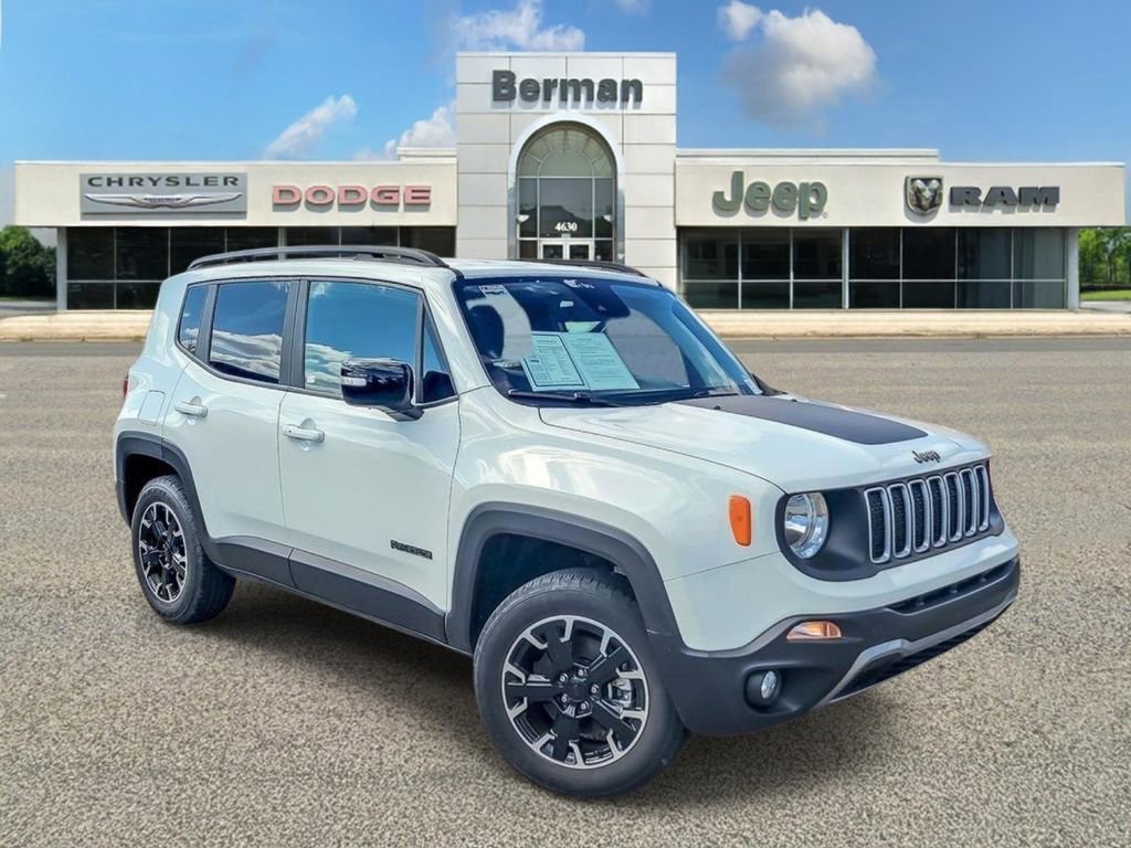 Used 2023 Jeep Renegade Latitude image 1