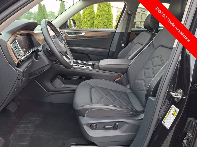 Used 2025 Volkswagen Atlas SE AWD/4WD image 14