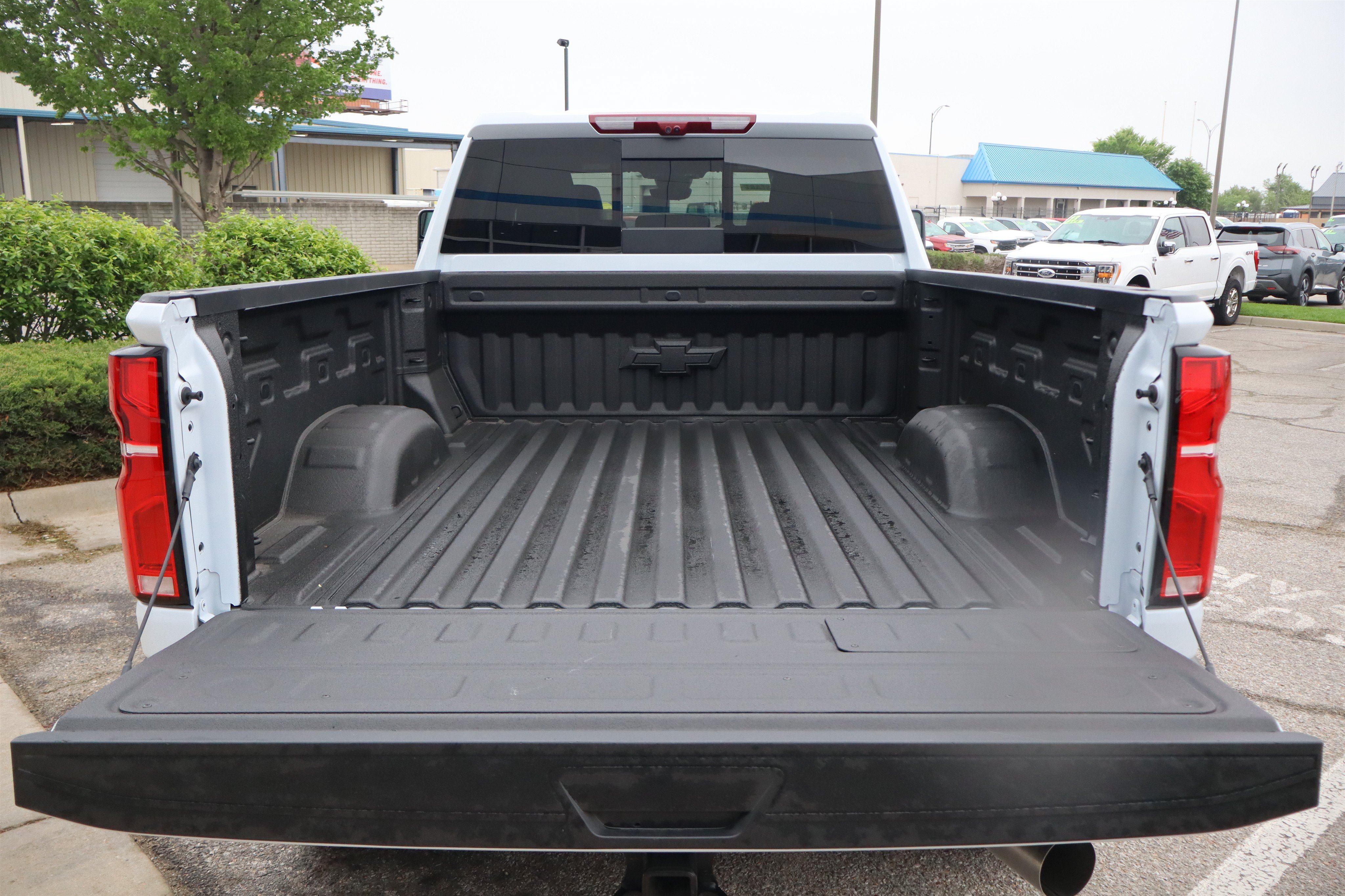 Used 2026 Chevrolet Silverado 3500 High Country w/ Technology Package AWD/4WD image 9