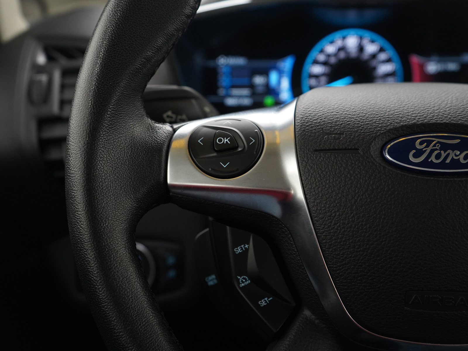 Used 2017 Ford C-MAX Titanium w/ Equipment Group 301A image 27