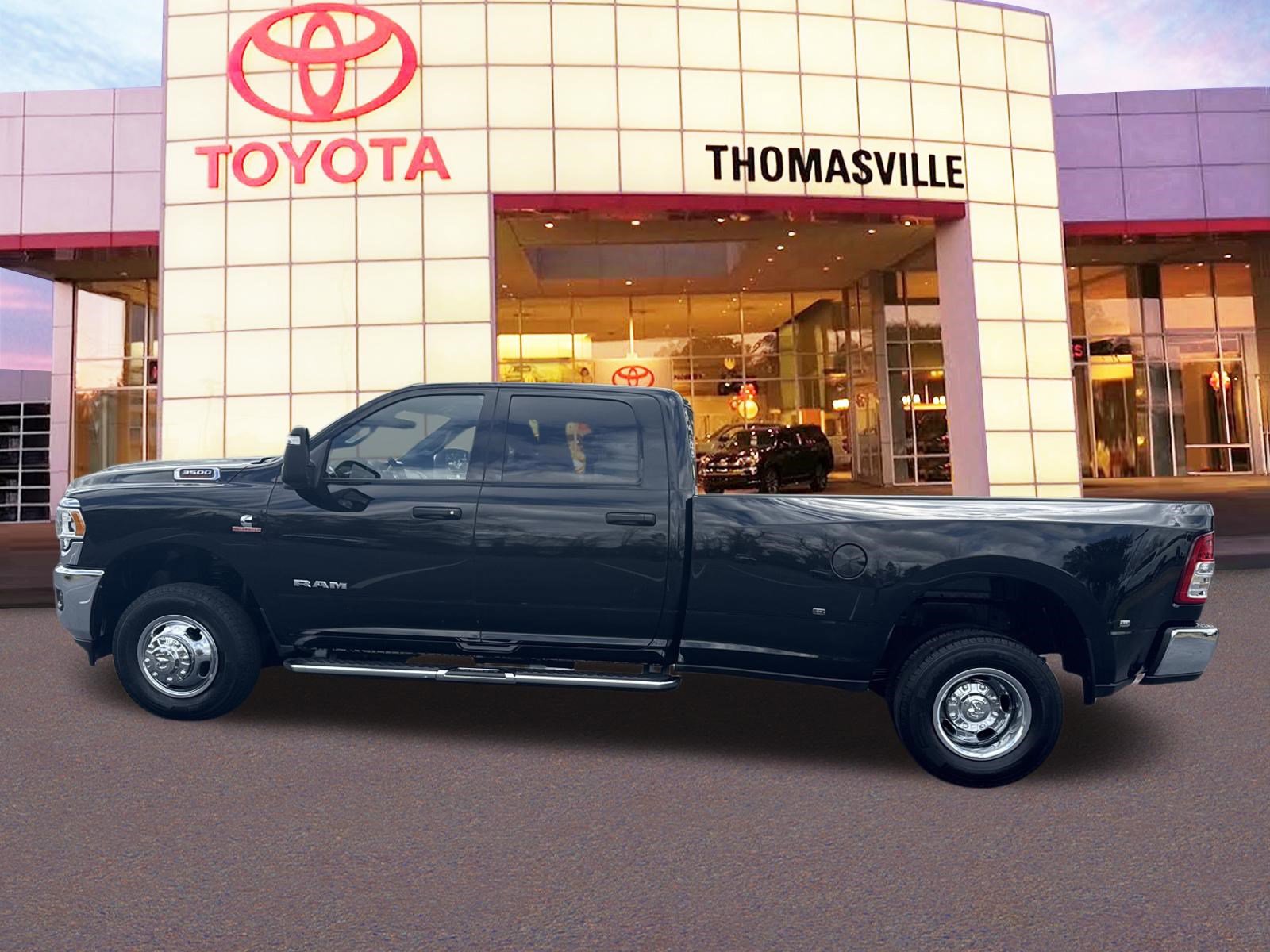 Used 2024 RAM 3500 Big Horn image 8