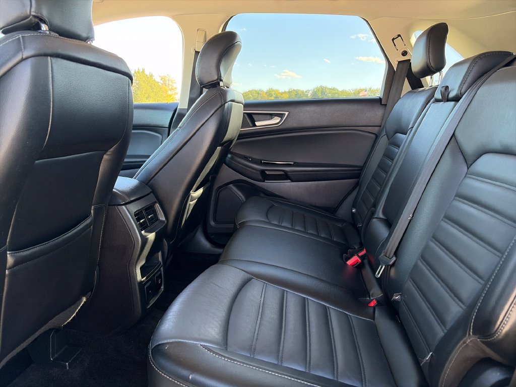 Used 2017 Ford Edge SEL w/ Equipment Group 201A AWD/4WD image 26