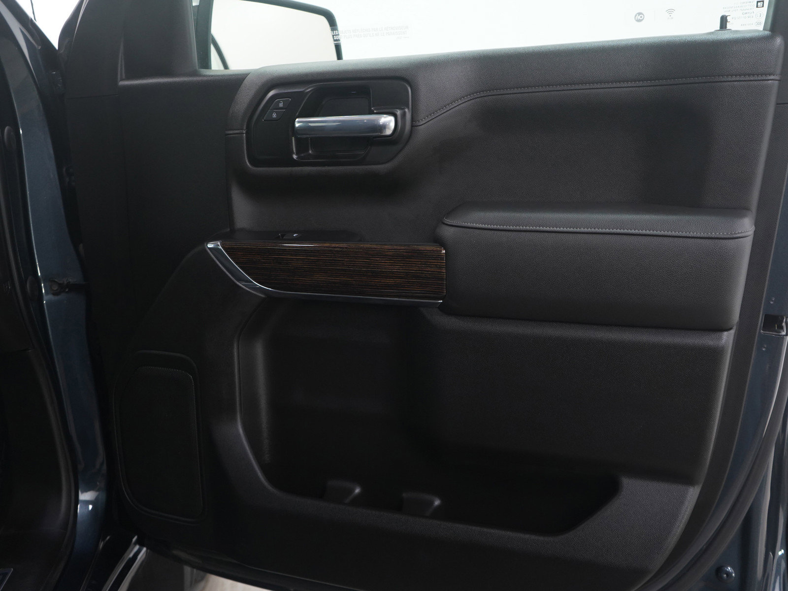 Used 2021 GMC Sierra 1500 SLE w/ X31 Off-Road Package image 9