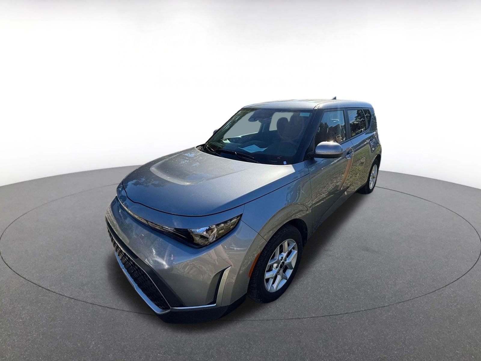 Used 2025 Kia Soul LX w/ LX Technology Package image 3