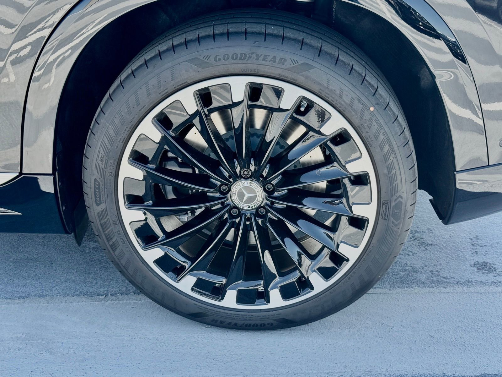 New 2026 Mercedes-Benz EQS 550 4MATIC SUV image 15