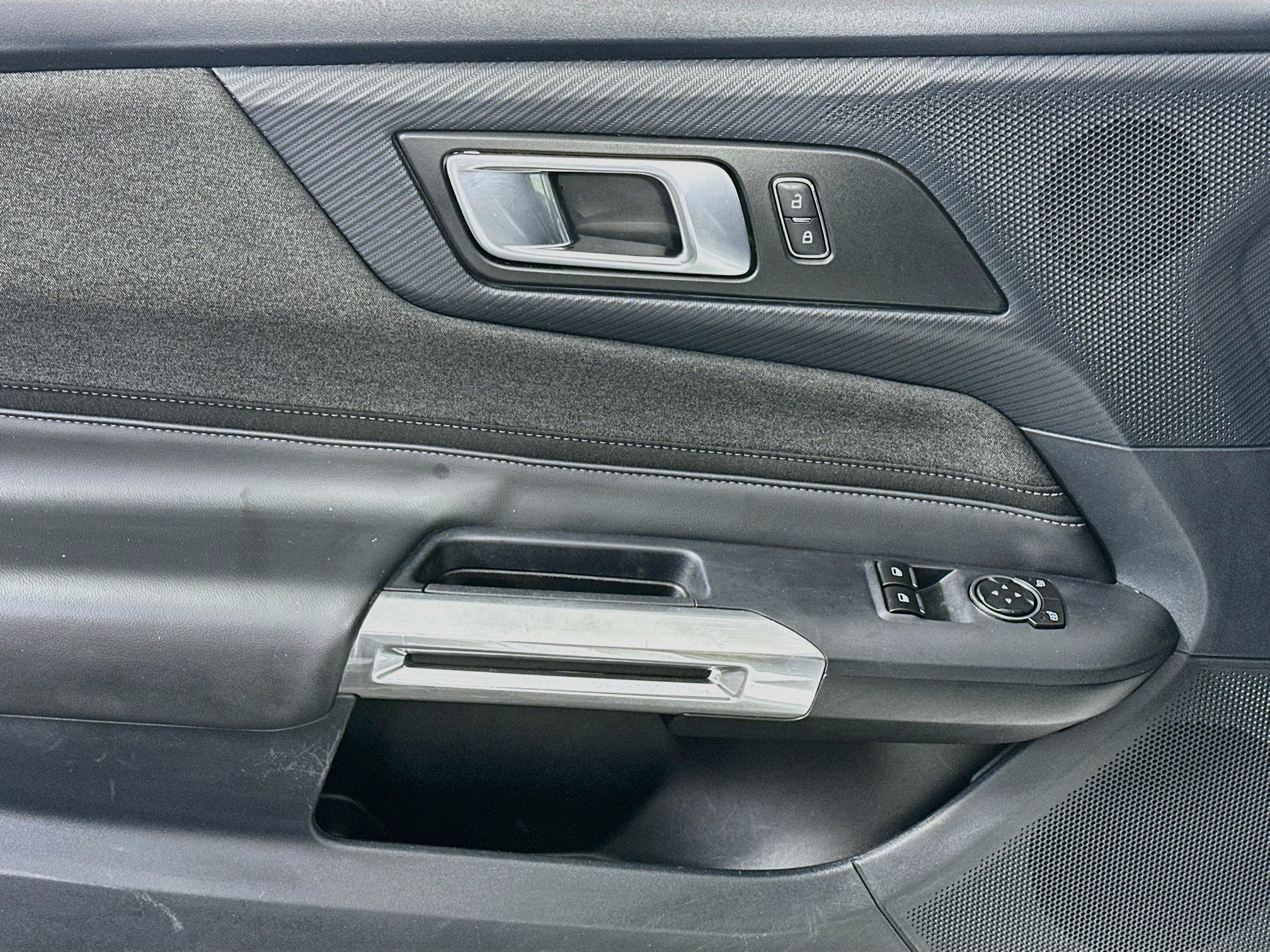 Used 2024 Ford Mustang Coupe RWD image 15