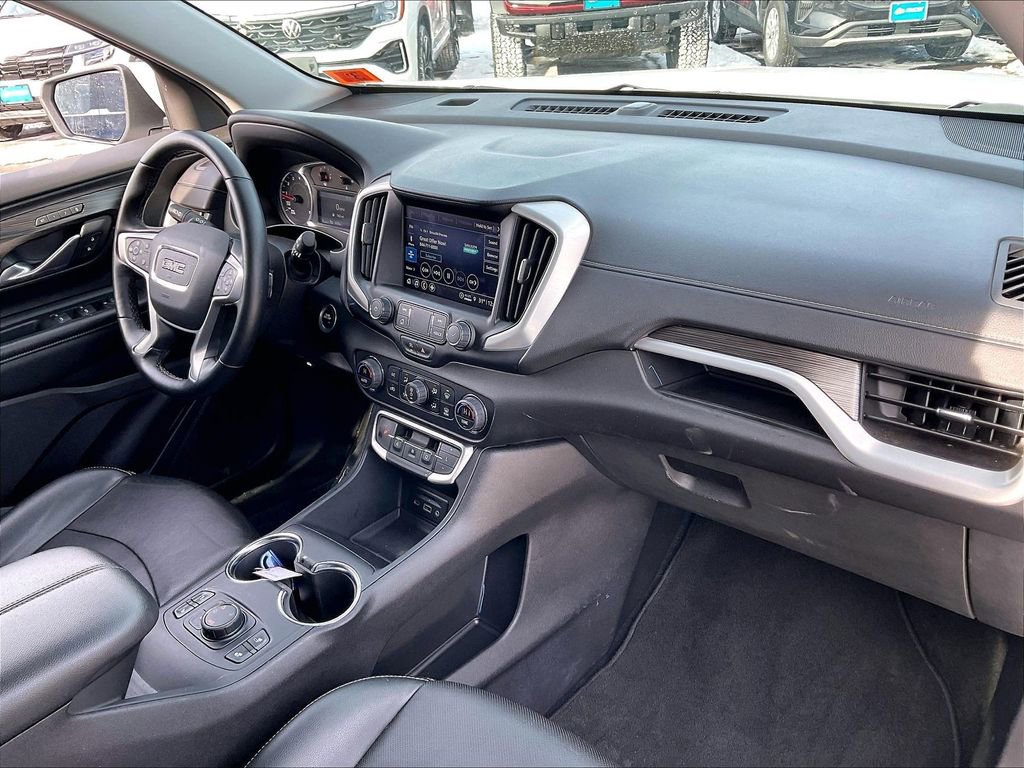 Used 2024 GMC Terrain SLT image 13