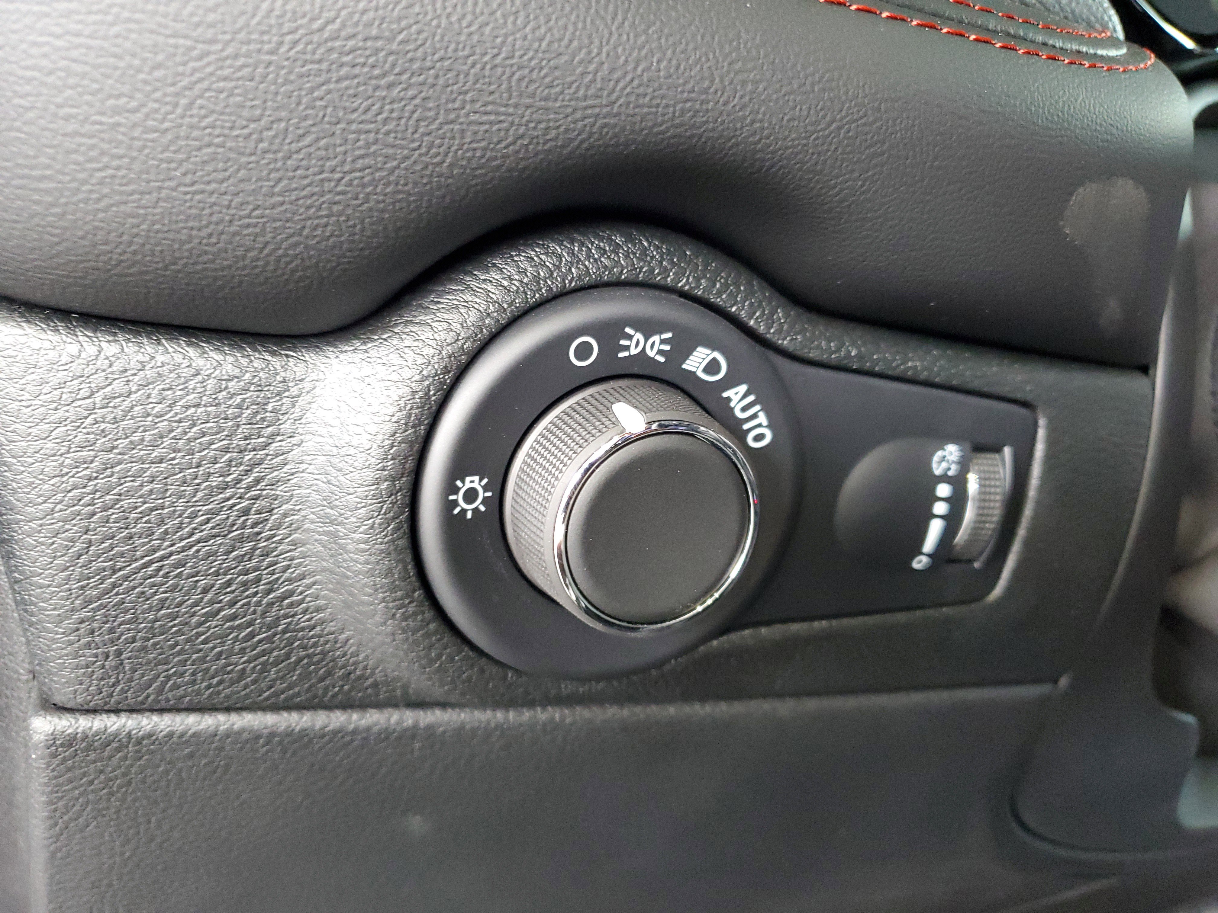 Certified 2025 Dodge Durango R/T image 25