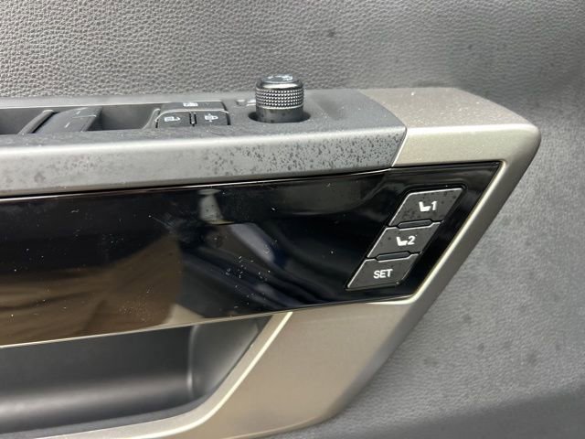 Used 2025 Toyota Sequoia Limited AWD/4WD image 17