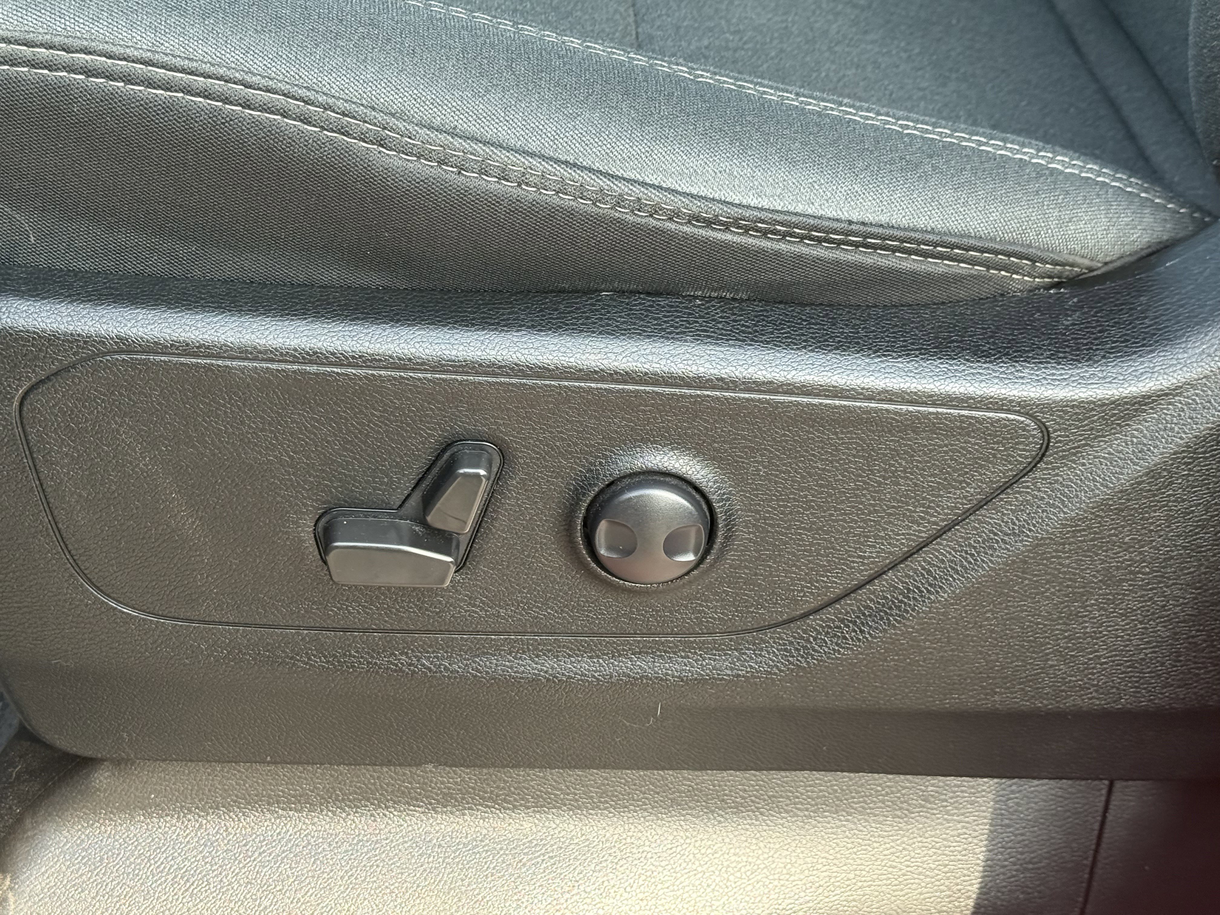 Used 2022 RAM 1500 Big Horn AWD/4WD image 14