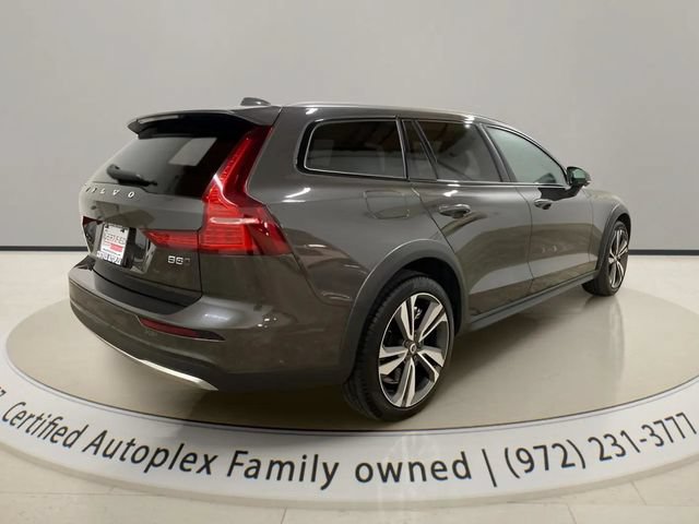 Used 2025 Volvo V60 B5 Cross Country Plus AWD/4WD image 5