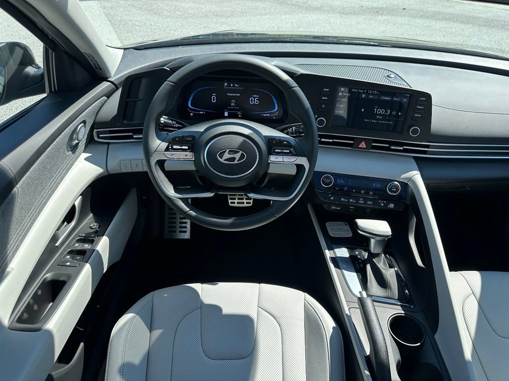 New 2026 Hyundai Elantra SEL Sport FWD image 15