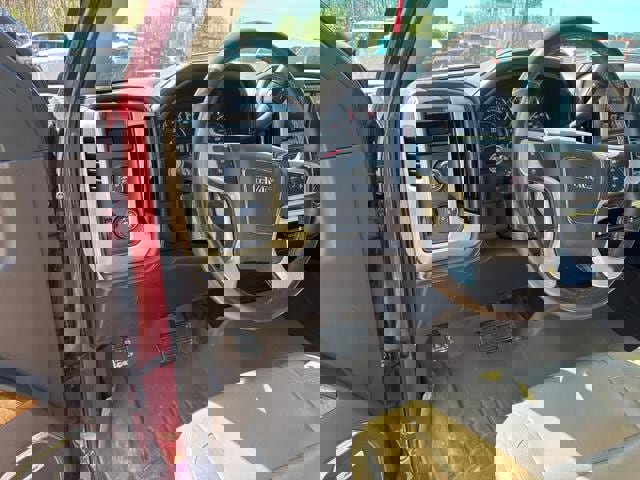 Used 2016 GMC Sierra 1500 SLT w/ SLT Premium Package AWD/4WD image 9