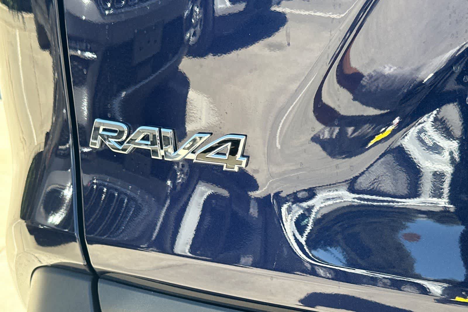 Used 2022 Toyota RAV4 Limited AWD/4WD image 13