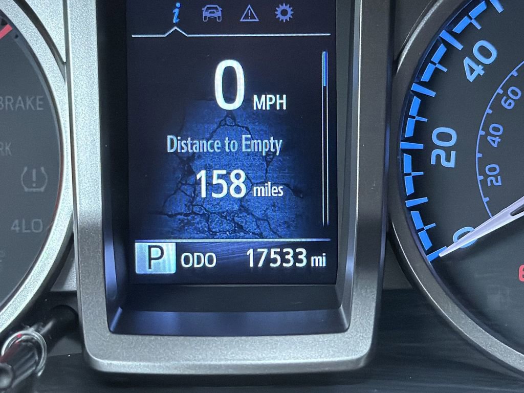 Certified 2023 Toyota Tacoma SR5 AWD/4WD image 24
