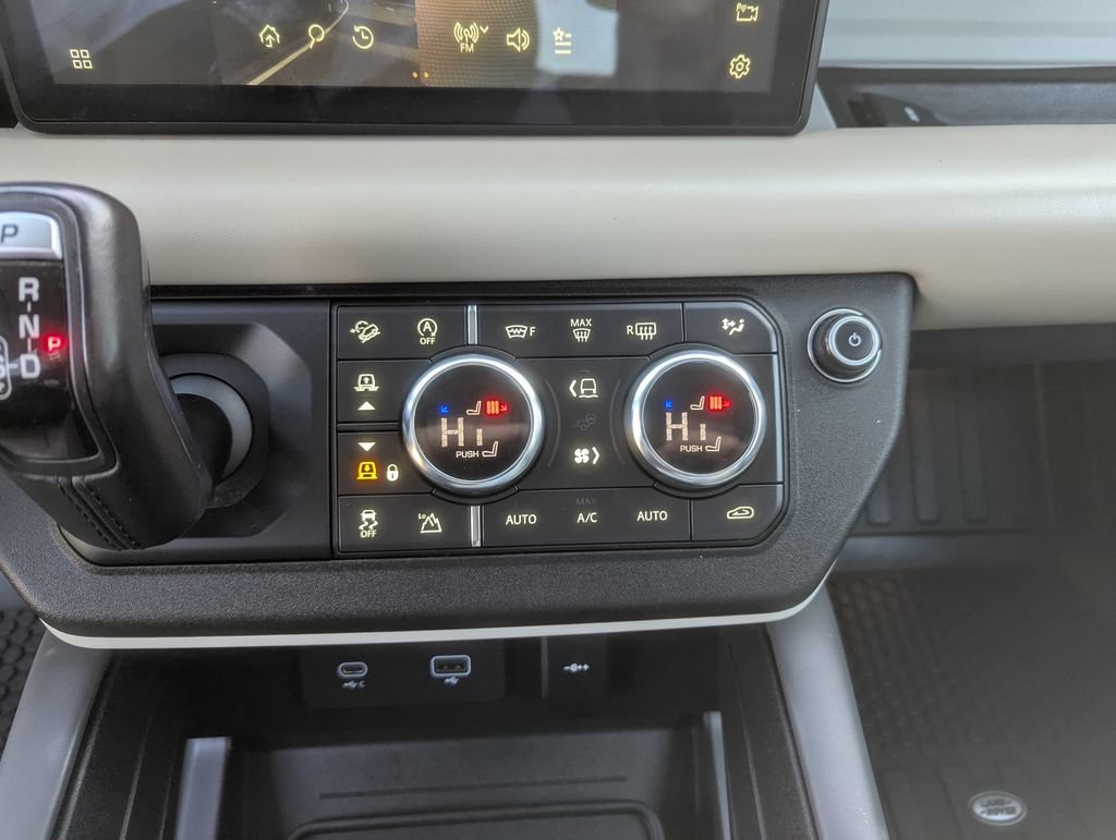 Used 2020 Land Rover Defender 110 HSE AWD/4WD image 26