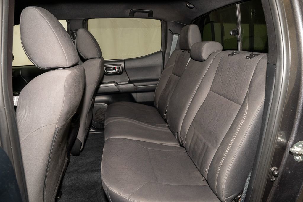 Used 2016 Toyota Tacoma TRD Off-Road image 7