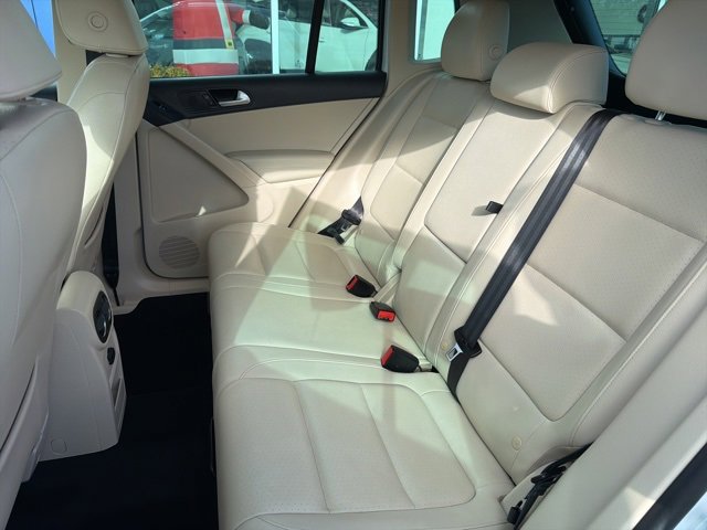 Used 2017 Volkswagen Tiguan Wolfsburg Edition image 33