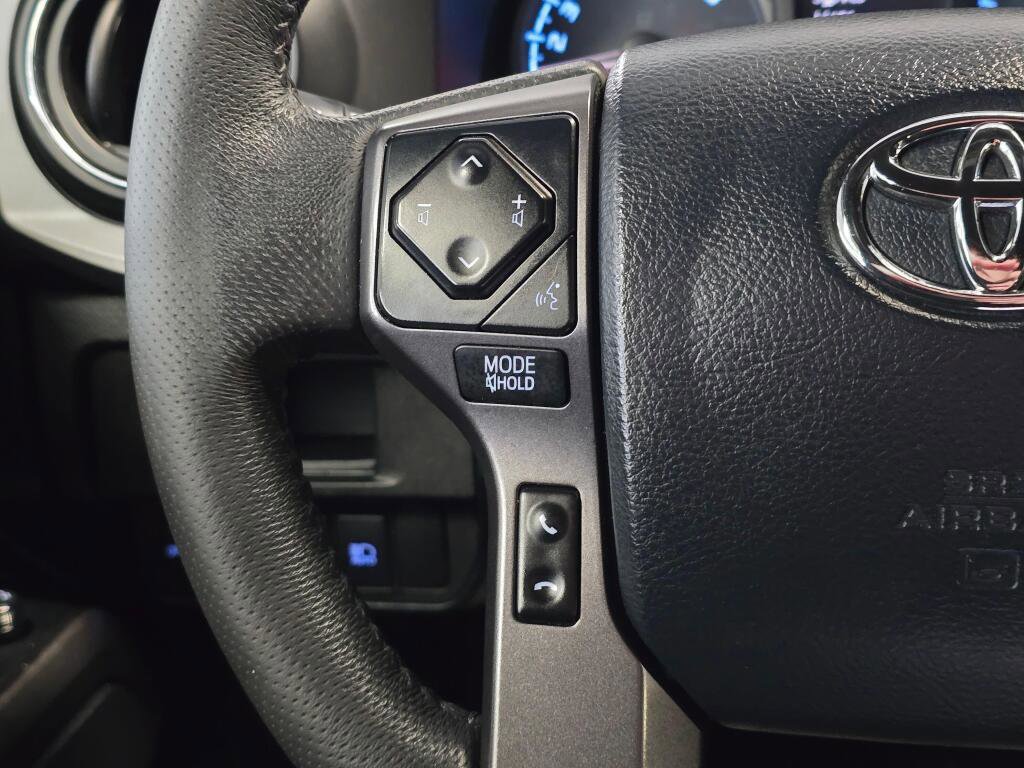 Used 2019 Toyota Tacoma TRD Sport image 16