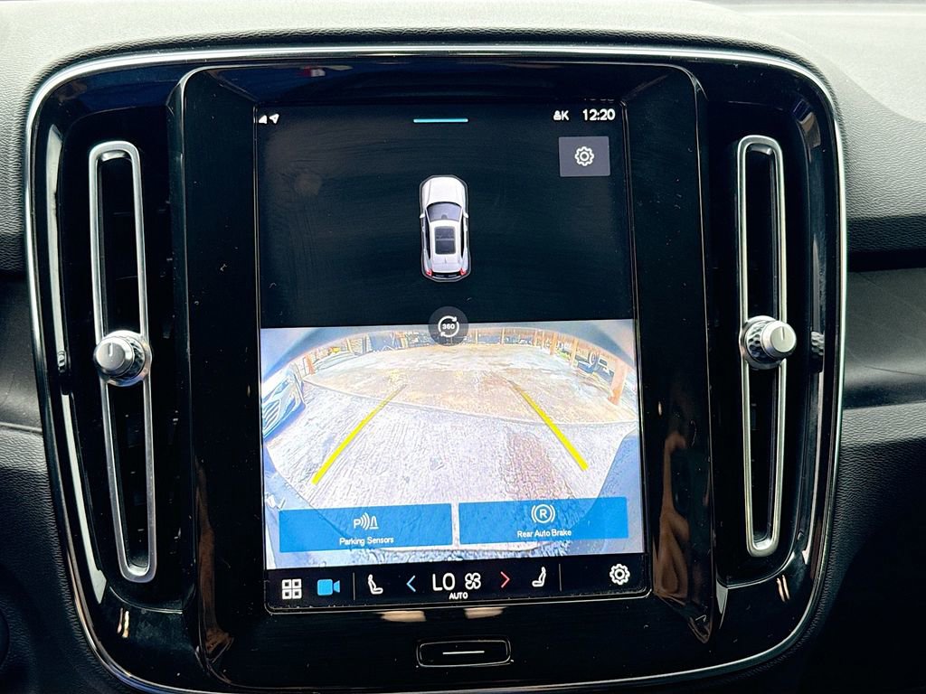 Used 2023 Volvo XC40 Recharge Plus image 15