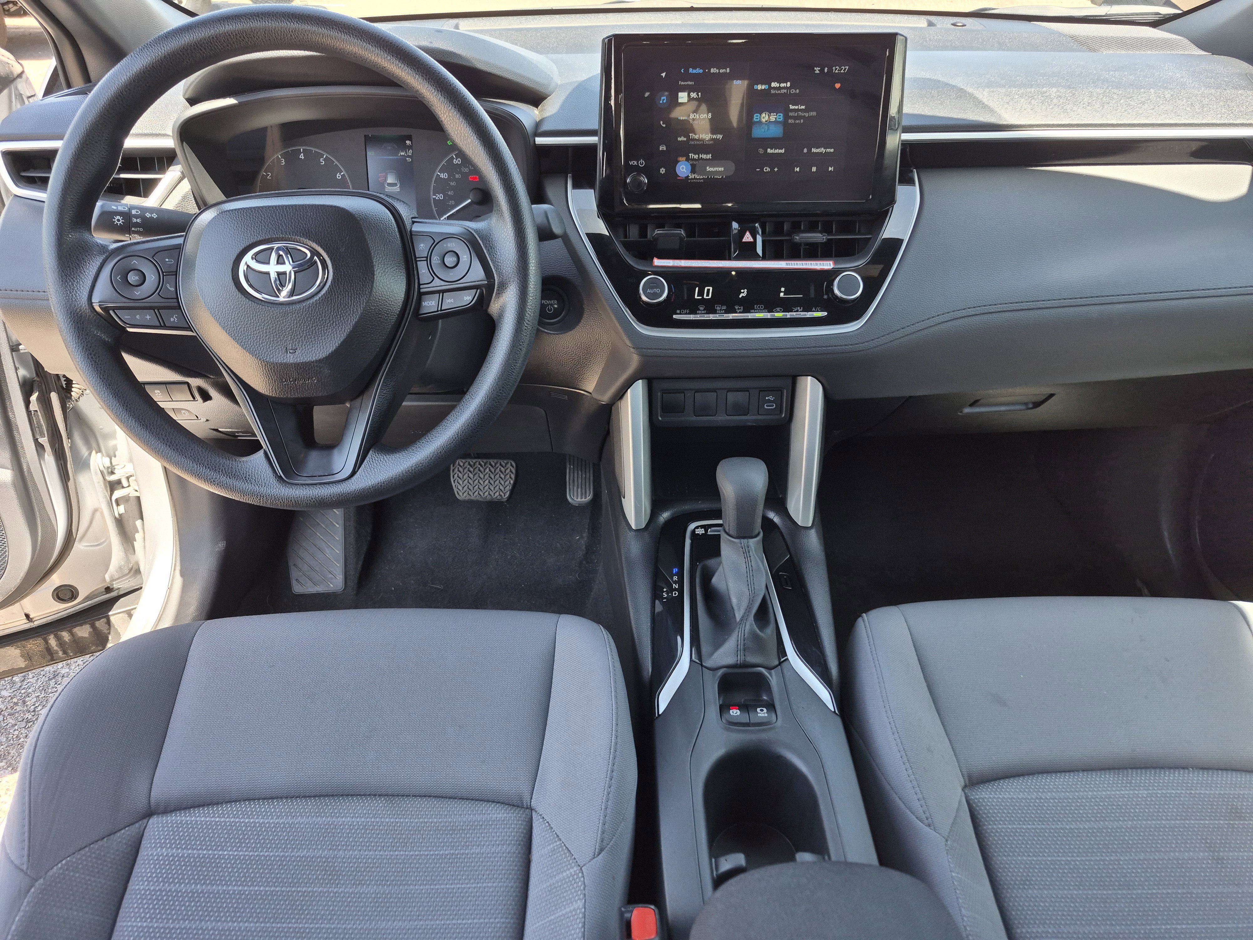 Used 2025 Toyota Corolla Cross AWD Hybrid image 18