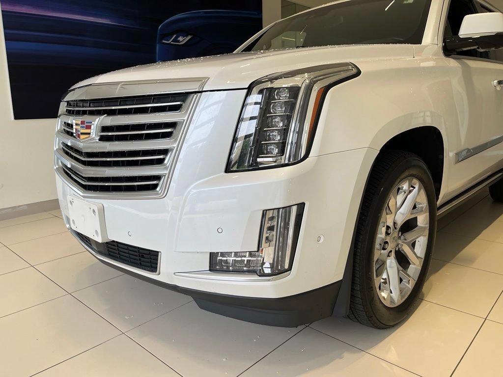 Used 2019 Cadillac Escalade Platinum AWD/4WD image 8