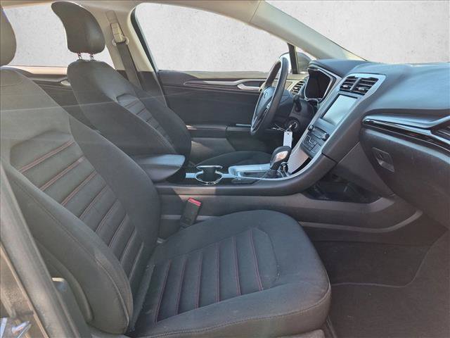 Used 2016 Ford Fusion SE FWD image 17