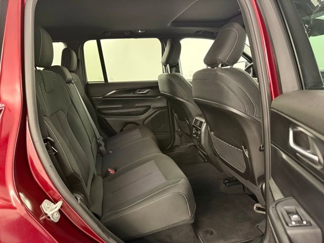 Used 2025 Jeep Grand Cherokee Laredo X w/ Luxury Tech Group I image 13