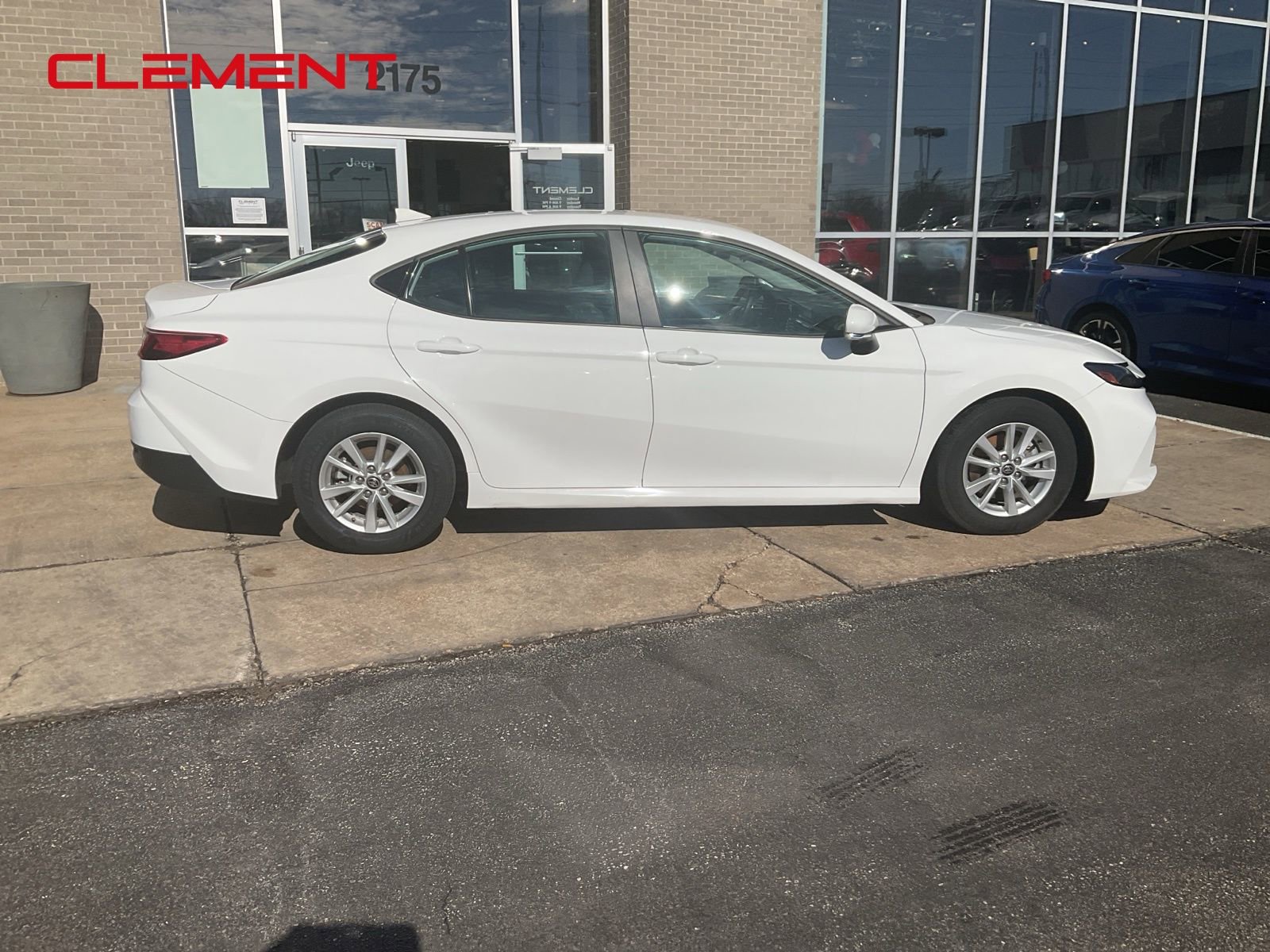 Used 2025 Toyota Camry LE image 4