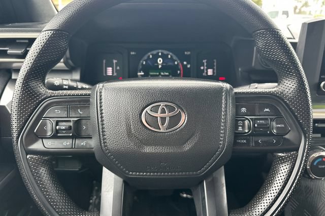 Used 2025 Toyota Tacoma SR5 AWD/4WD image 25