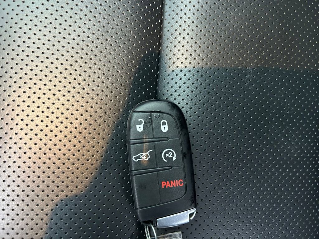 Used 2017 Jeep Grand Cherokee Trailhawk w/ Trailhawk Luxury Group image 33