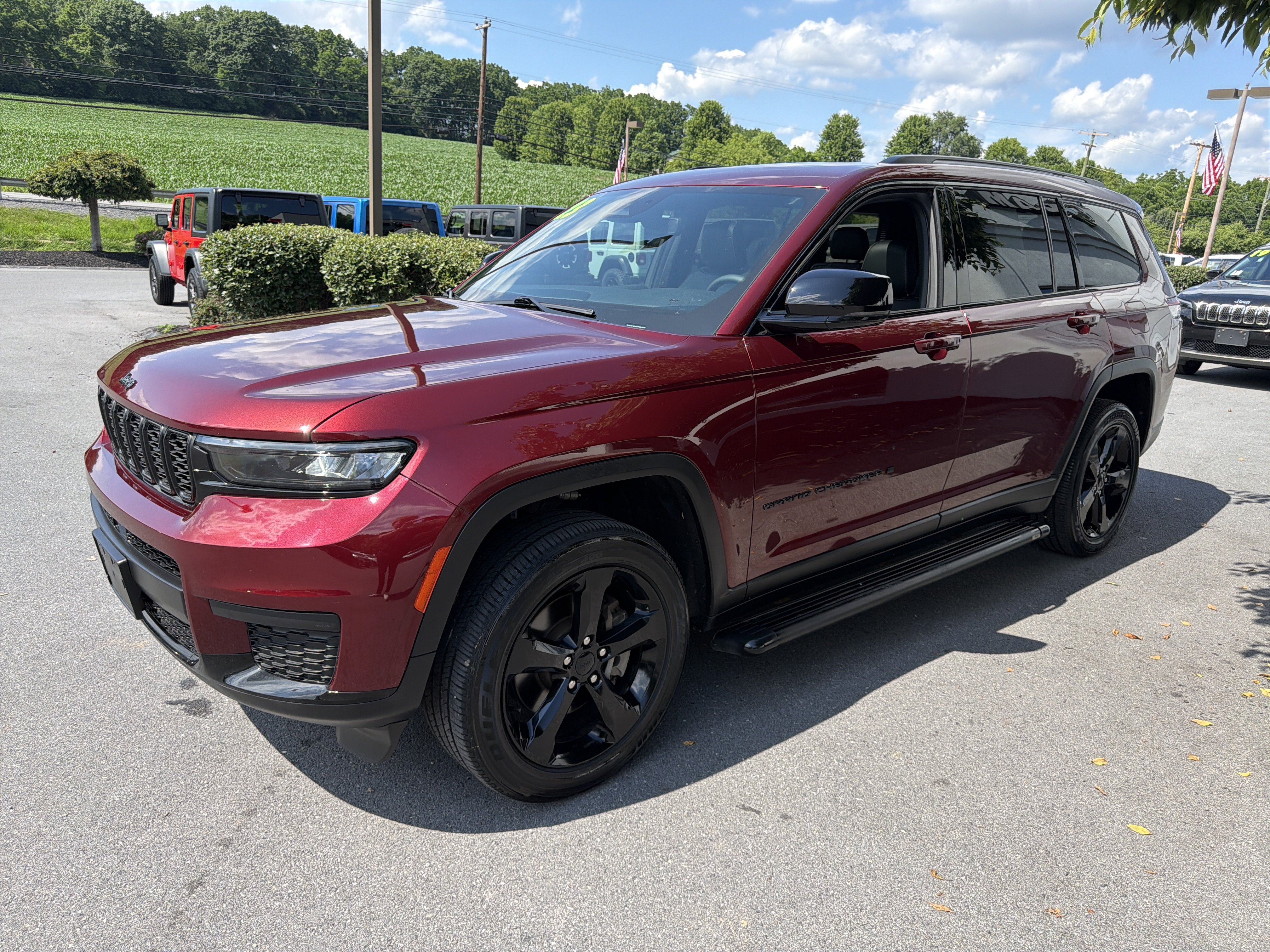 Used 2023 Jeep Grand Cherokee L Laredo AWD/4WD image 8