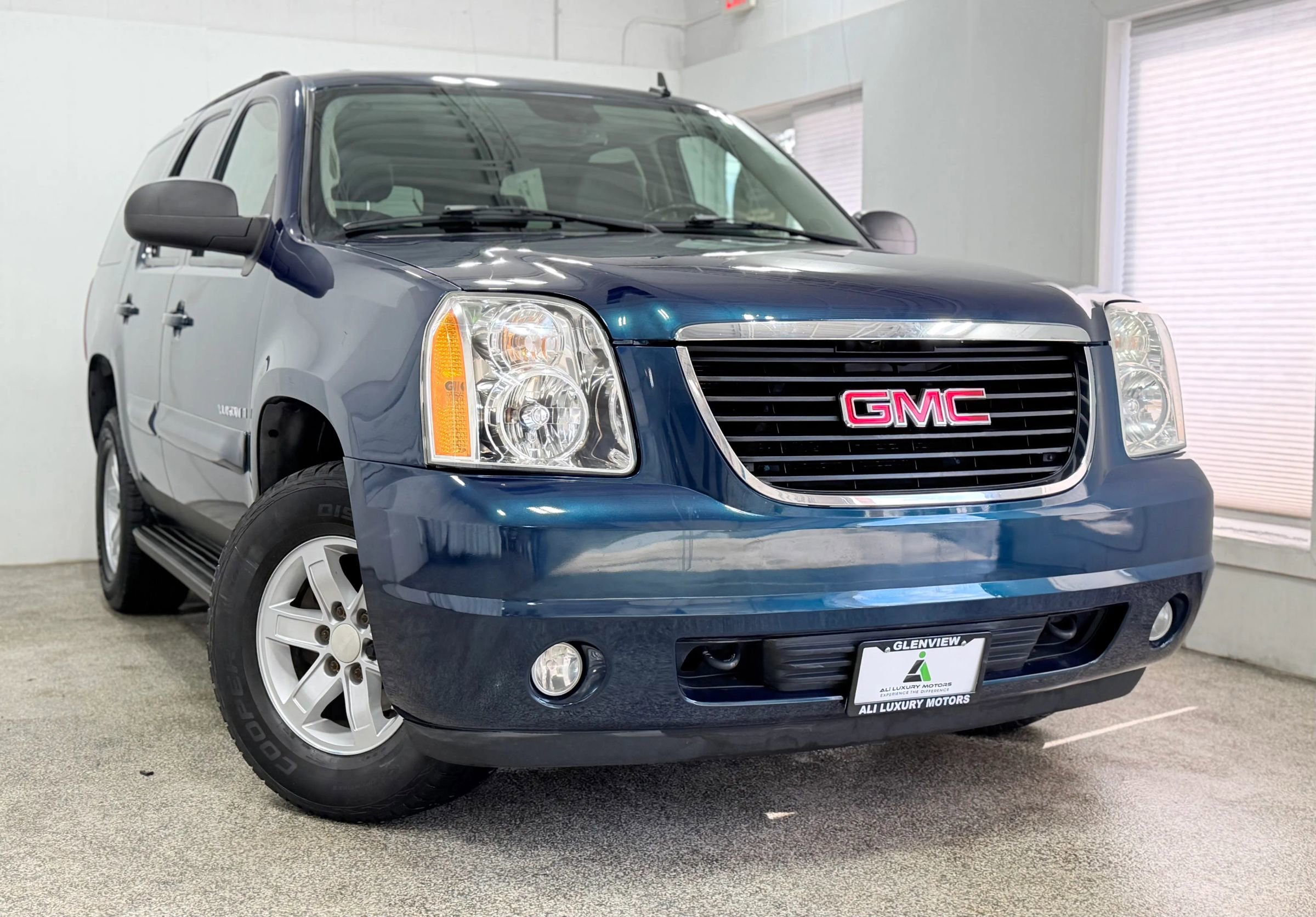 Used 2007 GMC Yukon SLT w/ SLT Preferred Equipment Group AWD/4WD image 3