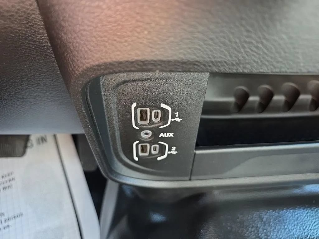 Used 2024 RAM 3500 Tradesman w/ Chrome Appearance Group AWD/4WD image 30