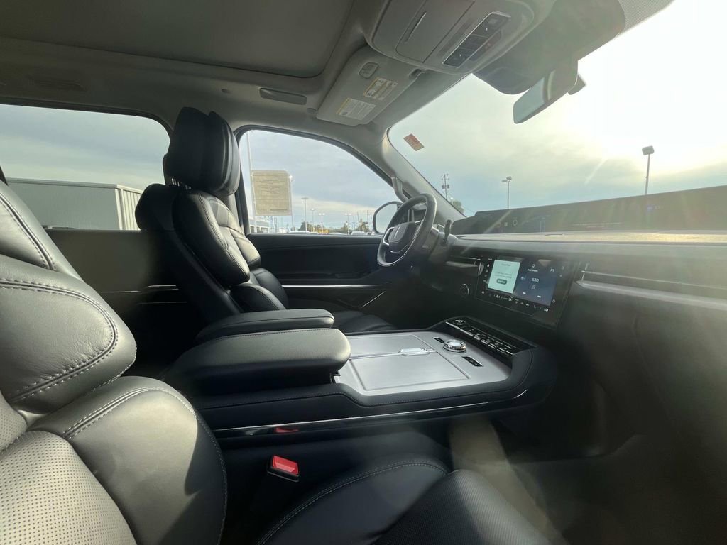 New 2025 Lincoln Navigator L Reserve image 20