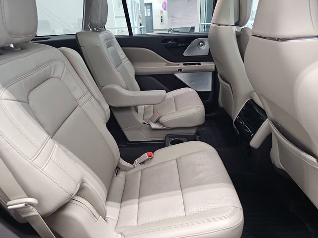 Used 2020 Lincoln Aviator Reserve w/ Equipment Group 202A AWD/4WD image 33