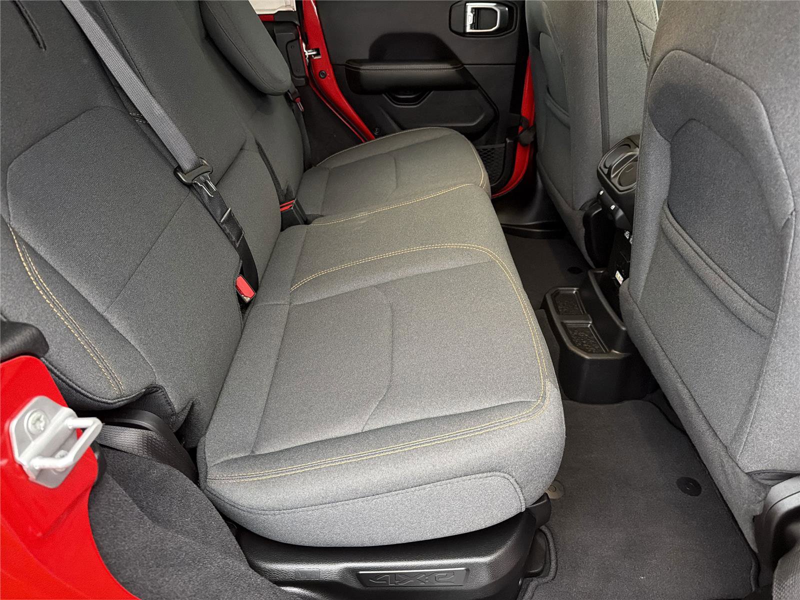 Used 2025 Jeep Wrangler Sahara w/ Safety Group image 16