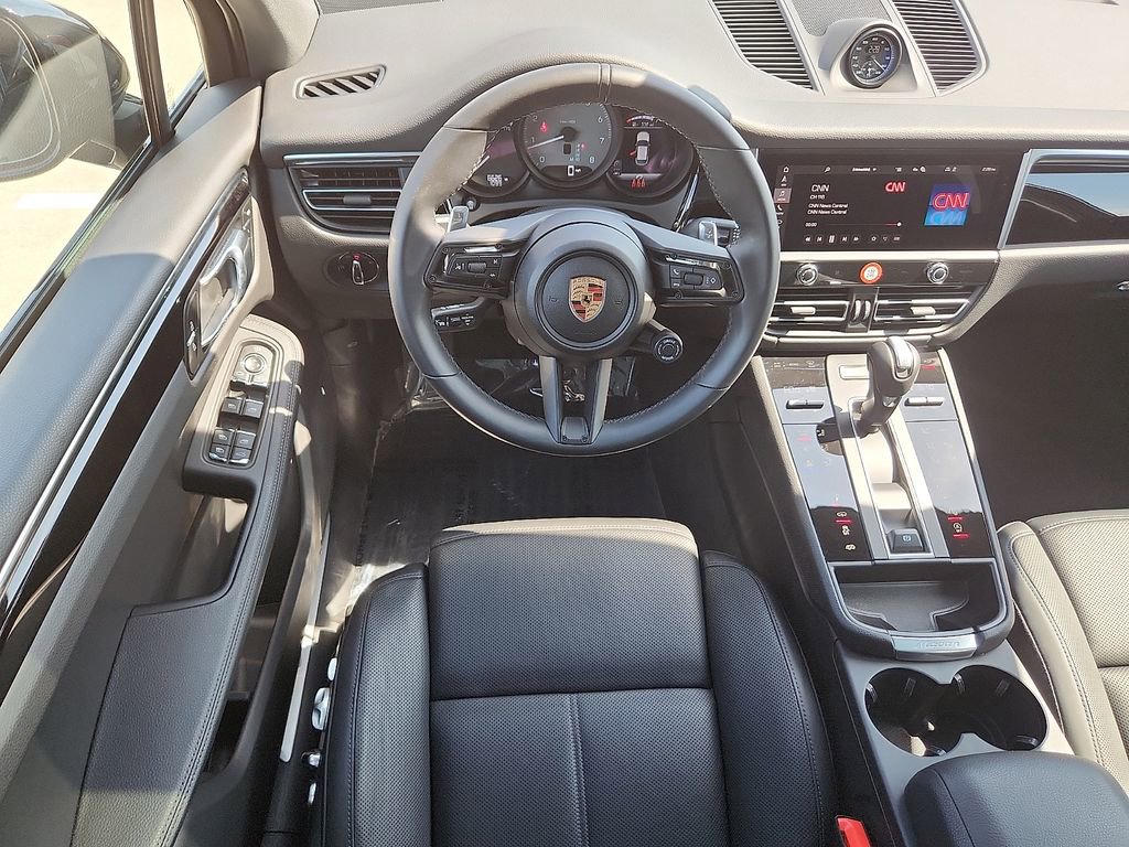 Used 2025 Porsche Macan S AWD/4WD image 10