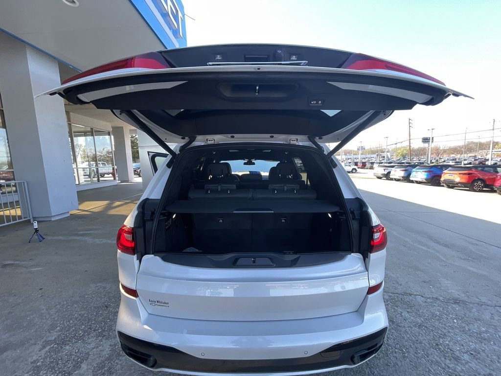 Used 2022 BMW X7 xDrive40i w/ M Sport Package image 27