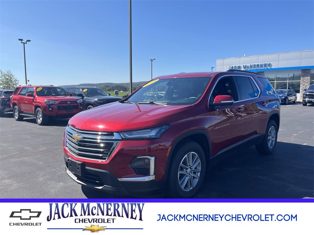 Used 2023 Chevrolet Traverse LT