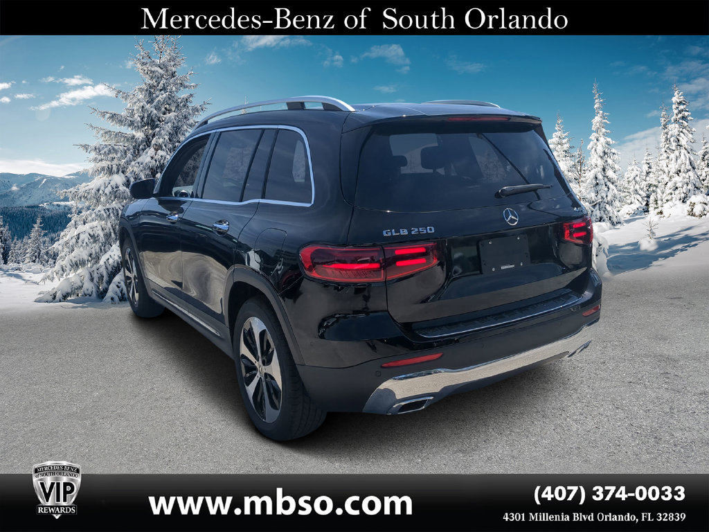 Used 2024 Mercedes-Benz GLB 250 4MATIC image 4