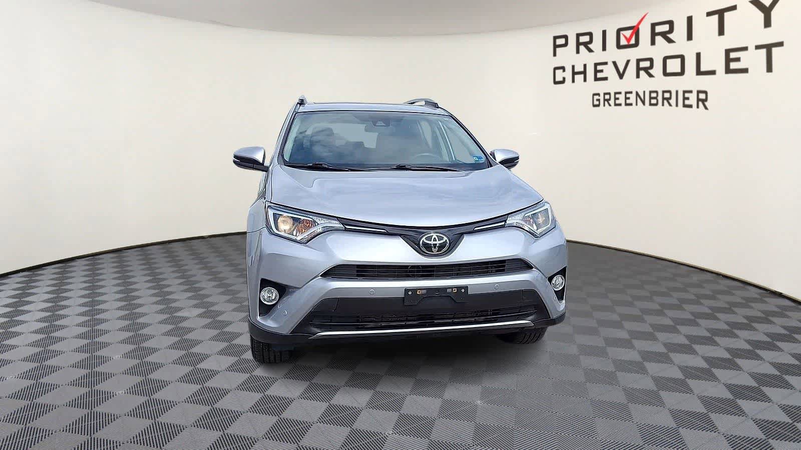 Used 2018 Toyota RAV4 XLE AWD/4WD image 3