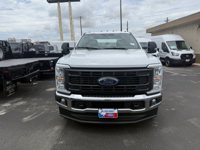 New 2026 Ford F350 XL w/ FX4 Off-Road Package AWD/4WD image 3