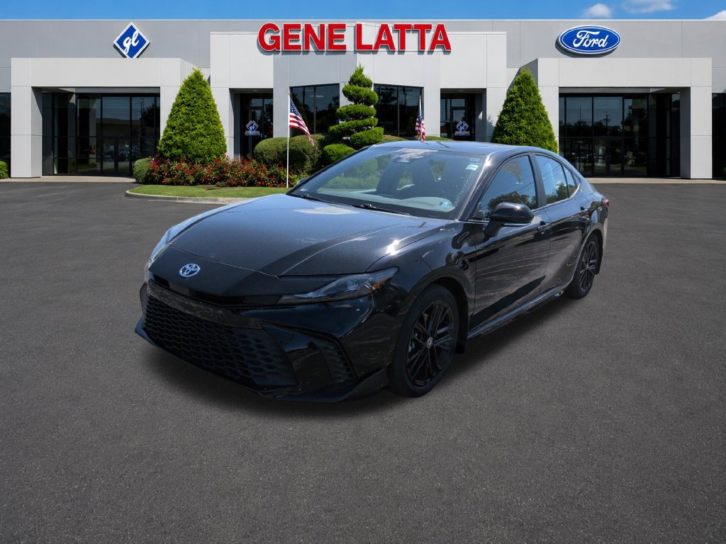 Used 2025 Toyota Camry SE w/ Convenience Package FWD image 3