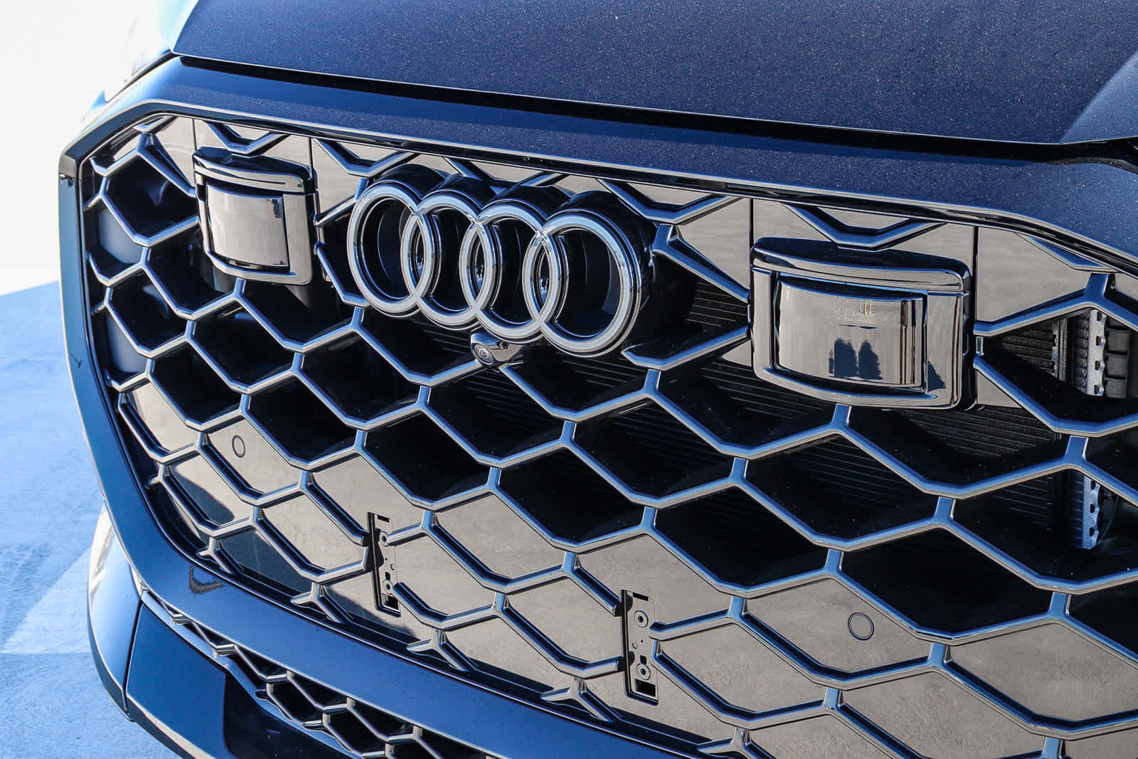 New 2025 Audi RS Q8 performance image 4