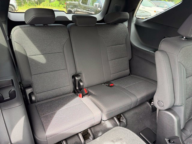 New 2027 Chevrolet Traverse LT w/ Driver Confidence Package FWD image 17