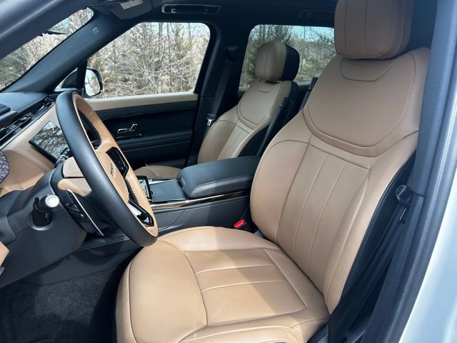 Used 2025 Land Rover Range Rover Sport Dynamic SE image 11