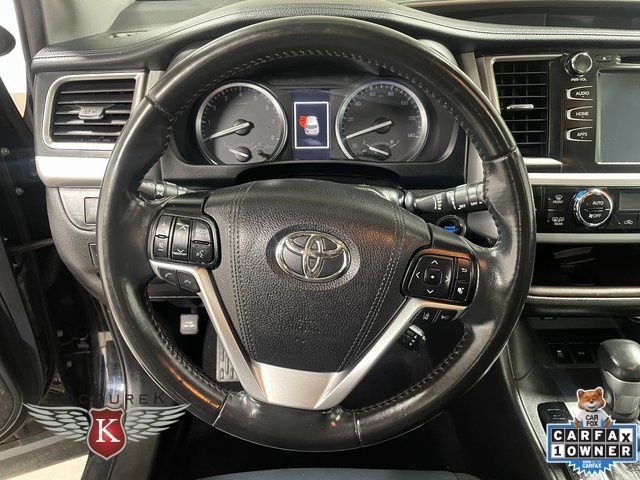 Used 2019 Toyota Highlander XLE AWD/4WD image 15